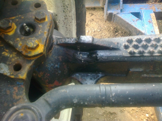 ขอบคูณTRUCK2HANDขายแล้วรถไถFORD รุ่น6640สองเพลาคานหน้าคาลาโล่มีทะเบียนสนใจ0810076640