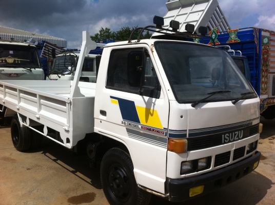 ISUZU เครื่อง 100 แรงม้า กระบะคาร์โก้ต่อใหม่ ยางเต็ม 100 สภาพพร้อมใช้ ราคาต่อรอง ทะเบียนพร้อมโอน