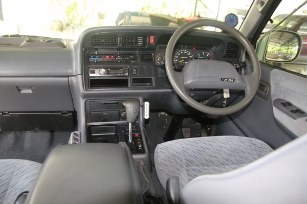 ขายรถตู้TOYOTA HIACE SUPER CUSTOM 4WD FULLTIME  1KZ-TE