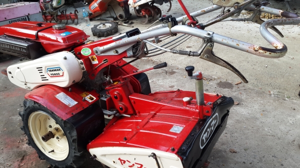 รถพรวนดิน