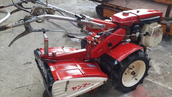 รถพรวนดิน