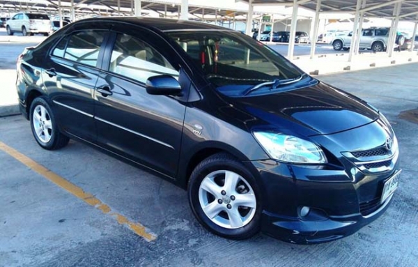 new vios ปี 08 รุ่น E ivory เกียร์ออโต้ ติดแก๊ส lpg หัวฉีด ระบบเบรค abs รถผมเอง มือเดียวป้ายแดง ไม่เคยมีอุบัติเหตุหนัก ทำประกันชั้น 1 วิริยะมาตั้งแต่ป้ายแดง ไม่เคยเคลม สีเดิมทั้งคัน บางๆเลย ภายในทูโทน เบาะหนัง ฟิล์ม lamina กุญแจรีโมท กระจกปรับและพับไฟฟ้า