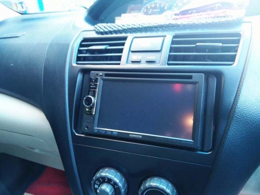 new vios ปี 08 รุ่น E ivory เกียร์ออโต้ ติดแก๊ส lpg หัวฉีด ระบบเบรค abs รถผมเอง มือเดียวป้ายแดง ไม่เคยมีอุบัติเหตุหนัก ทำประกันชั้น 1 วิริยะมาตั้งแต่ป้ายแดง ไม่เคยเคลม สีเดิมทั้งคัน บางๆเลย ภายในทูโทน เบาะหนัง ฟิล์ม lamina กุญแจรีโมท กระจกปรับและพับไฟฟ้า