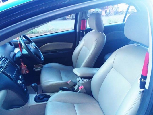 new vios ปี 08 รุ่น E ivory เกียร์ออโต้ ติดแก๊ส lpg หัวฉีด ระบบเบรค abs รถผมเอง มือเดียวป้ายแดง ไม่เคยมีอุบัติเหตุหนัก ทำประกันชั้น 1 วิริยะมาตั้งแต่ป้ายแดง ไม่เคยเคลม สีเดิมทั้งคัน บางๆเลย ภายในทูโทน เบาะหนัง ฟิล์ม lamina กุญแจรีโมท กระจกปรับและพับไฟฟ้า