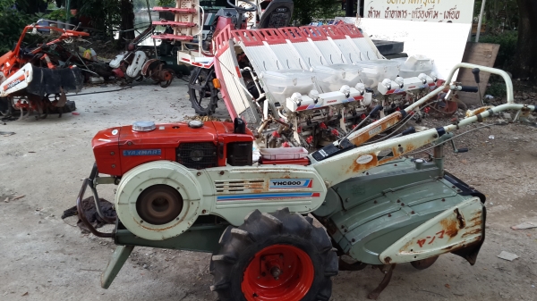 รถพรวนดิน