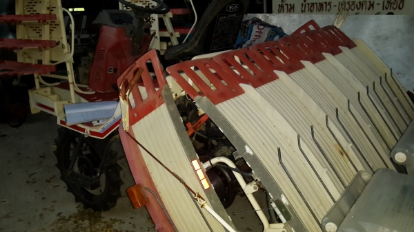 รถพรวนดิน รถพรวนดิน