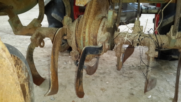 รถพรวนดิน รถพรวนดิน