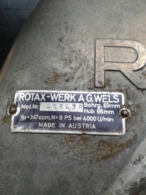 ฝาครอบเครื่องเรือ ROTAX