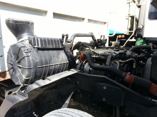 รถอีซูซุ  6  ล้อ รั้ว ( ไม่ดั้ม )  210 แรงม้า. ปี 56  ( รถวิ่ง 7x,xxx กม. )  สนใจติดต่อ 081 - 6079515