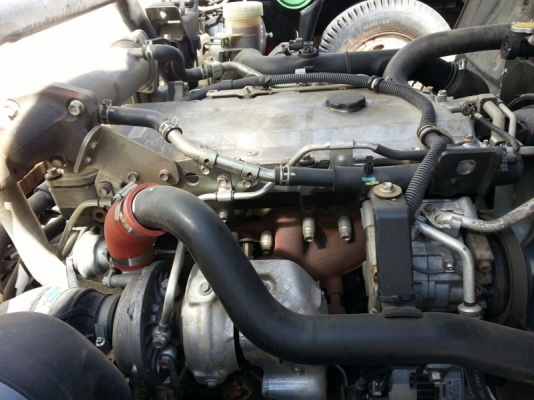 รถอีซูซุ  6  ล้อ รั้ว ( ไม่ดั้ม )  210 แรงม้า. ปี 56  ( รถวิ่ง 7x,xxx กม. )  สนใจติดต่อ 081 - 6079515