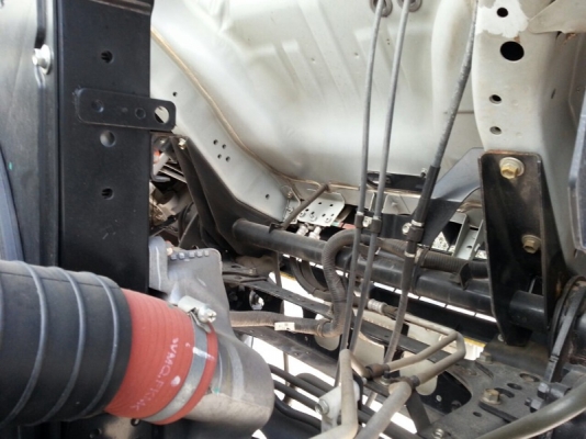 รถอีซูซุ  6  ล้อ รั้ว ( ไม่ดั้ม )  210 แรงม้า. ปี 56  ( รถวิ่ง 7x,xxx กม. )  สนใจติดต่อ 081 - 6079515