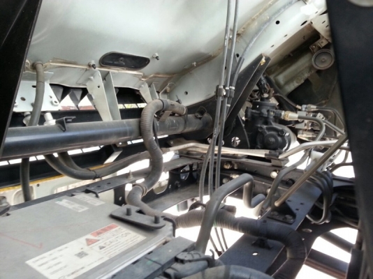 รถอีซูซุ  6  ล้อ รั้ว ( ไม่ดั้ม )  210 แรงม้า. ปี 56  ( รถวิ่ง 7x,xxx กม. )  สนใจติดต่อ 081 - 6079515