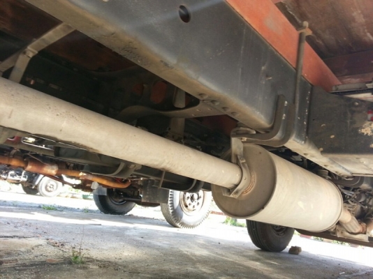 รถอีซูซุ  6  ล้อ รั้ว ( ไม่ดั้ม )  210 แรงม้า. ปี 56  ( รถวิ่ง 7x,xxx กม. )  สนใจติดต่อ 081 - 6079515