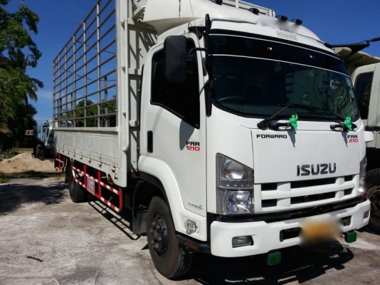 รถอีซูซุ  6  ล้อ รั้ว ( ไม่ดั้ม )  210 แรงม้า. ปี 56  ( รถวิ่ง 7x,xxx กม. )  สนใจติดต่อ 081 - 6079515