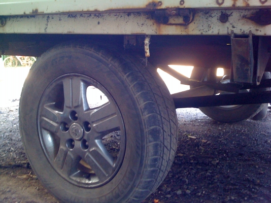 กระบะเทเลอร์ใหญ่ กว้าง 2 เมตร ยาว 4.40 เมตร