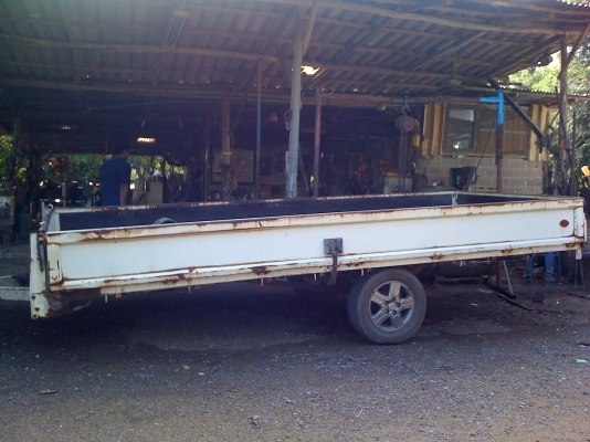 กระบะเทเลอร์ใหญ่ กว้าง 2 เมตร ยาว 4.40 เมตร