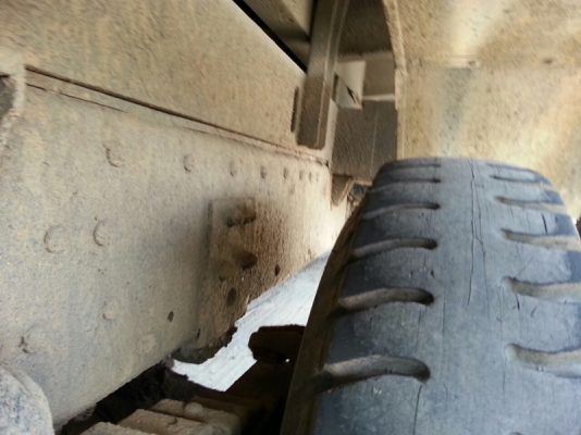 รถนิสสัน 10 ล้อดั้ม  CW430  290 แรงม้า. ( ขายแม่ , ลูก )   สนใจติดต่อ 081 - 6079515