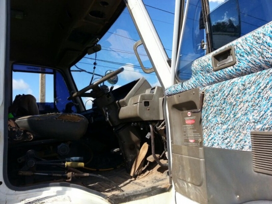 รถนิสสัน 10 ล้อดั้ม  CW430  290 แรงม้า. ( ขายแม่ , ลูก )   สนใจติดต่อ 081 - 6079515