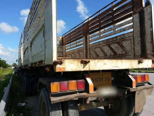 รถนิสสัน 10 ล้อดั้ม  CW430  290 แรงม้า. ( ขายแม่ , ลูก )   สนใจติดต่อ 081 - 6079515