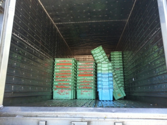 รถฮีโน่  10  ล้อตู้เย็น  FL1J  210 แรงม้า. ปี 42  สนใจติดต่อ  081 - 6079515