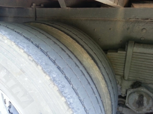 รถฮีโน่  10  ล้อตู้เย็น  FL1J  210 แรงม้า. ปี 42  สนใจติดต่อ  081 - 6079515