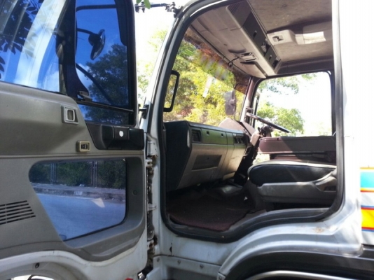 รถฮีโน่  10  ล้อตู้เย็น  FL1J  210 แรงม้า. ปี 42  สนใจติดต่อ  081 - 6079515