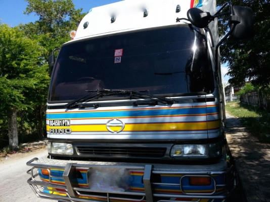 รถฮีโน่  10  ล้อตู้เย็น  FL1J  210 แรงม้า. ปี 42  สนใจติดต่อ  081 - 6079515