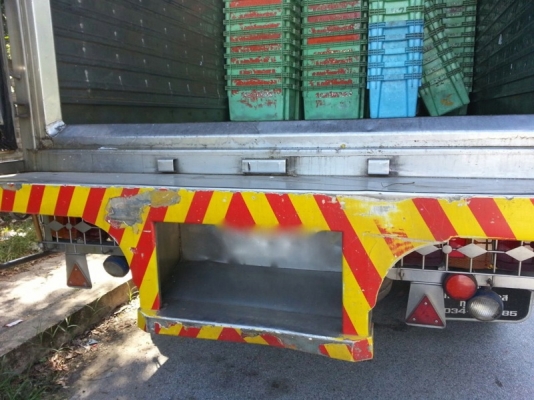 รถฮีโน่  10  ล้อตู้เย็น  FL1J  210 แรงม้า. ปี 42  สนใจติดต่อ  081 - 6079515