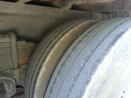 รถฮีโน่  10  ล้อตู้เย็น  FL1J  210 แรงม้า. ปี 42  สนใจติดต่อ  081 - 6079515