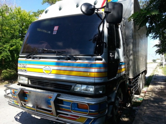 รถฮีโน่  10  ล้อตู้เย็น  FL1J  210 แรงม้า. ปี 42  สนใจติดต่อ  081 - 6079515