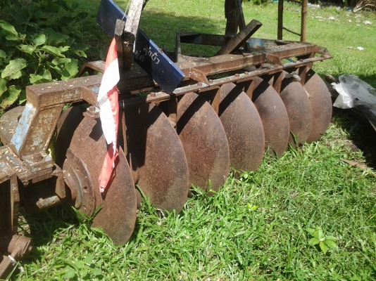 ขายตามสภาพพาน7ใบ24ติดกับรถไถฟอดร์6610มีคันท้ายด้วยลดเหลือ15500บาท