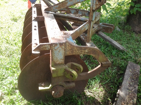 ขายตามสภาพพาน7ใบ24ติดกับรถไถฟอดร์6610มีคันท้ายด้วยลดเหลือ15500บาท