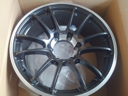 ขายแม็กใหม่ RZ1 6รู139.7ขอบ18  8.5นิ้วทั้ง 4 วง