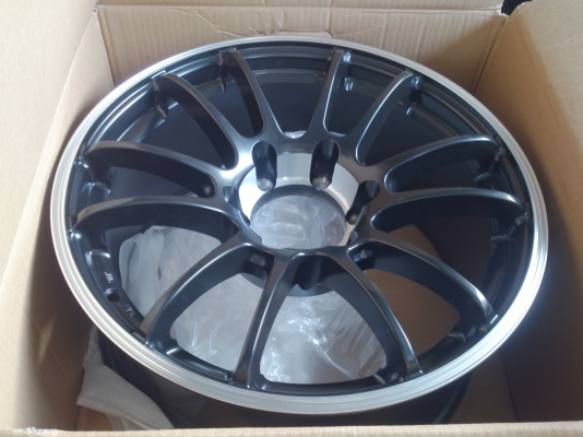 ขายแม็กใหม่ RZ1 6รู139.7ขอบ18  8.5นิ้วทั้ง 4 วง