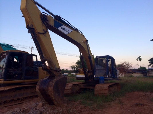 KOBELCO 220 รุ่น 3 ถูกๆ 400000 บาท