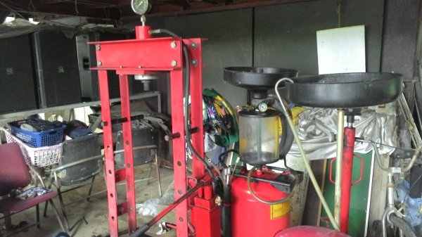 ขายเครื่องมืออู่ซ่อมรถ