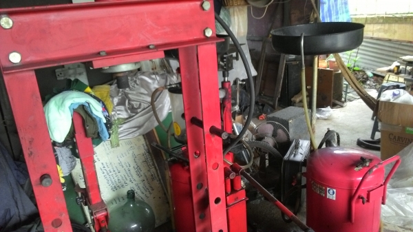 ขายเครื่องมืออู่ซ่อมรถ