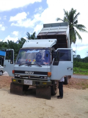 ISUZU ROCKY ดั๊ม เครื่อง165 แรง ยาง 900 ปี39 กระบะยาว 4ม. เครื่องดี ครัทซีสวยมาก ขาย550,000 บาท