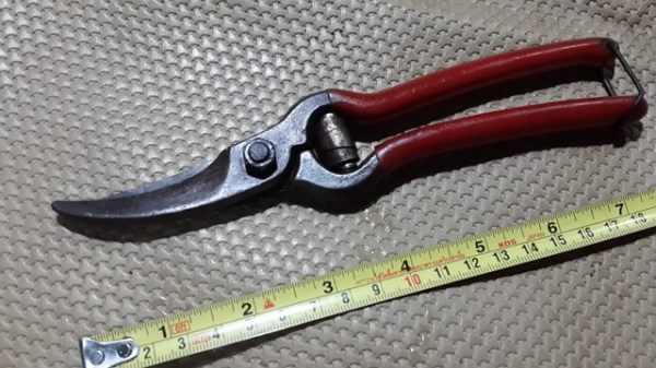 กรรไกร แต่งกิ่ง เยอร์มัน ครับ