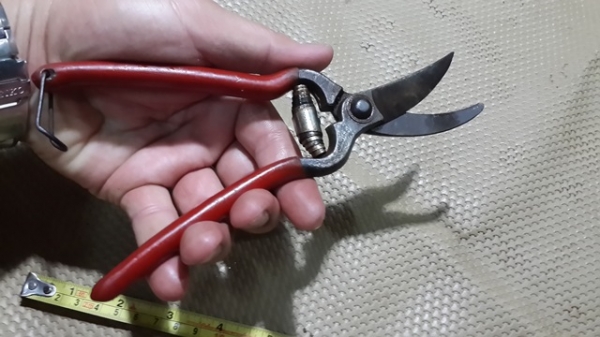 กรรไกร แต่งกิ่ง เยอร์มัน ครับ