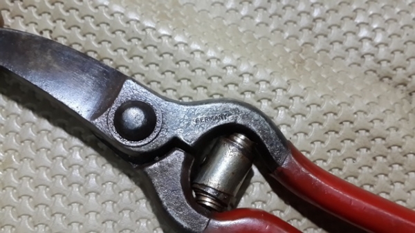 กรรไกร แต่งกิ่ง เยอร์มัน ครับ