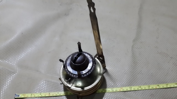 ตะเกียง แหวนข้างผนังครับ