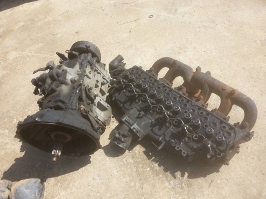 .ขายรถบรรทุกหกล้อมิซูบิชิ FK 457H เครื่อง 6D16 เครื่อง 195 แรงม้า เครื่องพังครับ มีลิปท้ายพร้อมตู้คร