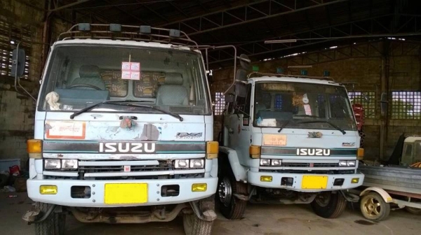 ขาย หัวลาก isuzu rocky 240 + หาง พิ้นเรียบ สภาพพร้อมใช้งาน สอบถามก่อนได้ครับ 0918070020 เอ็กซ์ ครับ