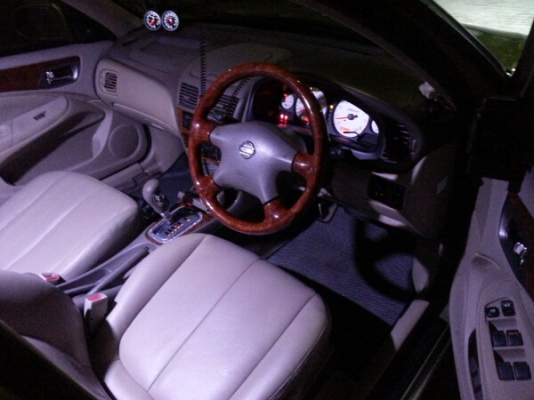 นิสสันนีโอ 1.8 ปี04 ABS AIRBAG ออโต่ รถสวย ไฟแต่งทั้งคัน