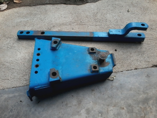 ขายตัวลากดึงติดเทเลอร์ของรถไถฟอรด์