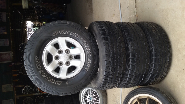 ขายยาง31x10.5 ปี12ชุดละ7000