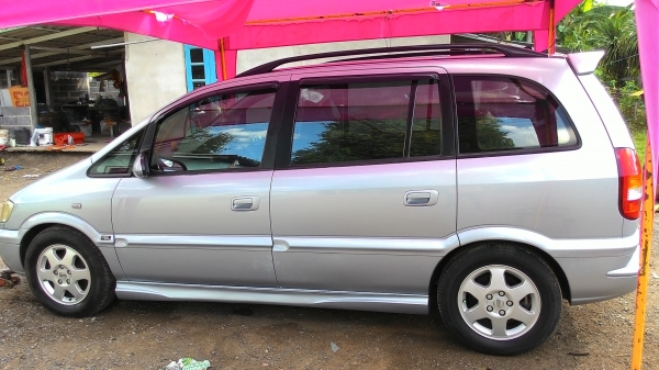 ขายครับ...รถดี  CHEVROLET ZAFIRA.LUXURY.TOURING 7ที่นั้ง ปี 2002 รถสวย ถุงลมนิรภัย คู่หน้า abs ดิด 4 ล้อ กระจกไฟฟ้า ปรับข้างไฟฟ้า ล้อ MAX พวงมาลัยพาวเวอร์ แอร์เย็น เบาะหนัง   เดิมพล้อมใช้สวย เครื่องยนร์แน่น ช่วงล่างพลัอม เครื่อง 2.2 เบนซิน
