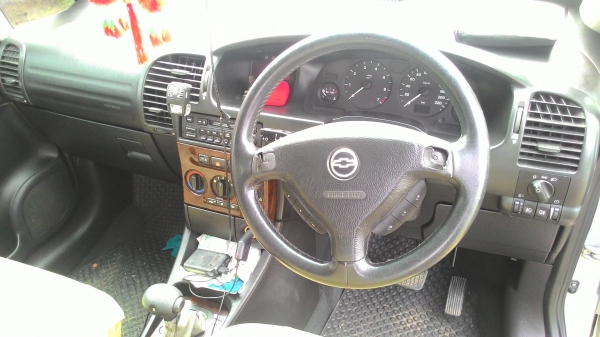 ขายครับ...รถดี  CHEVROLET ZAFIRA.LUXURY.TOURING 7ที่นั้ง ปี 2002 รถสวย ถุงลมนิรภัย คู่หน้า abs ดิด 4 ล้อ กระจกไฟฟ้า ปรับข้างไฟฟ้า ล้อ MAX พวงมาลัยพาวเวอร์ แอร์เย็น เบาะหนัง   เดิมพล้อมใช้สวย เครื่องยนร์แน่น ช่วงล่างพลัอม เครื่อง 2.2 เบนซิน