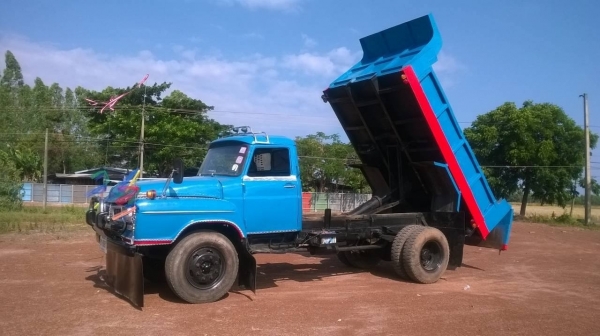 ขาย 6 ล้อดั้มหัวยาว สภาพพร้อมใช้ คัสซีสวย เครื่อง 6BF1 185 แรงม้า เฟืองท้าย FUSO พวงมาลัยพาวเวอร์ ยางเต็ม ทะเบียนเต็มพร้อมโอน ราคาต่อรองได้